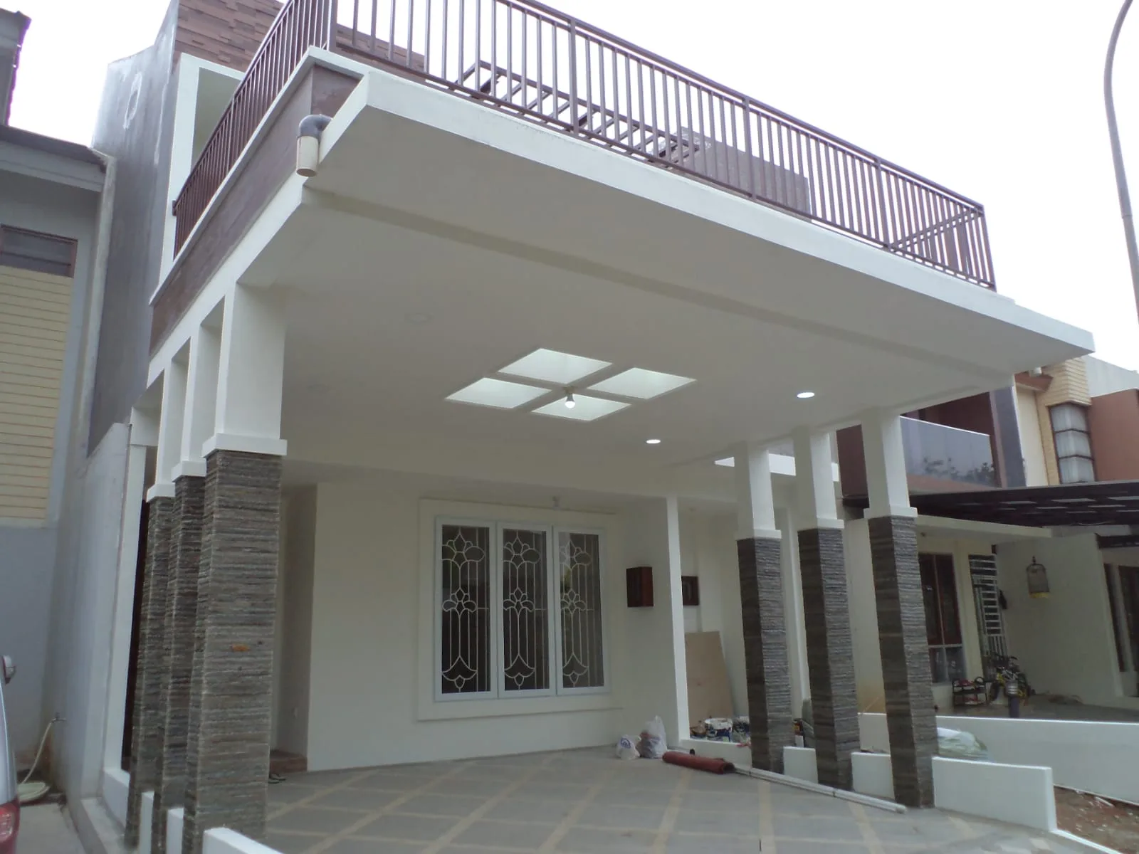 Fasad rumah hasil renovasi Alhambra Build